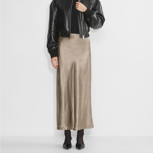 Aritzia Dresses & Skirts - Aritzia Babaton Maxi Slip Skirt